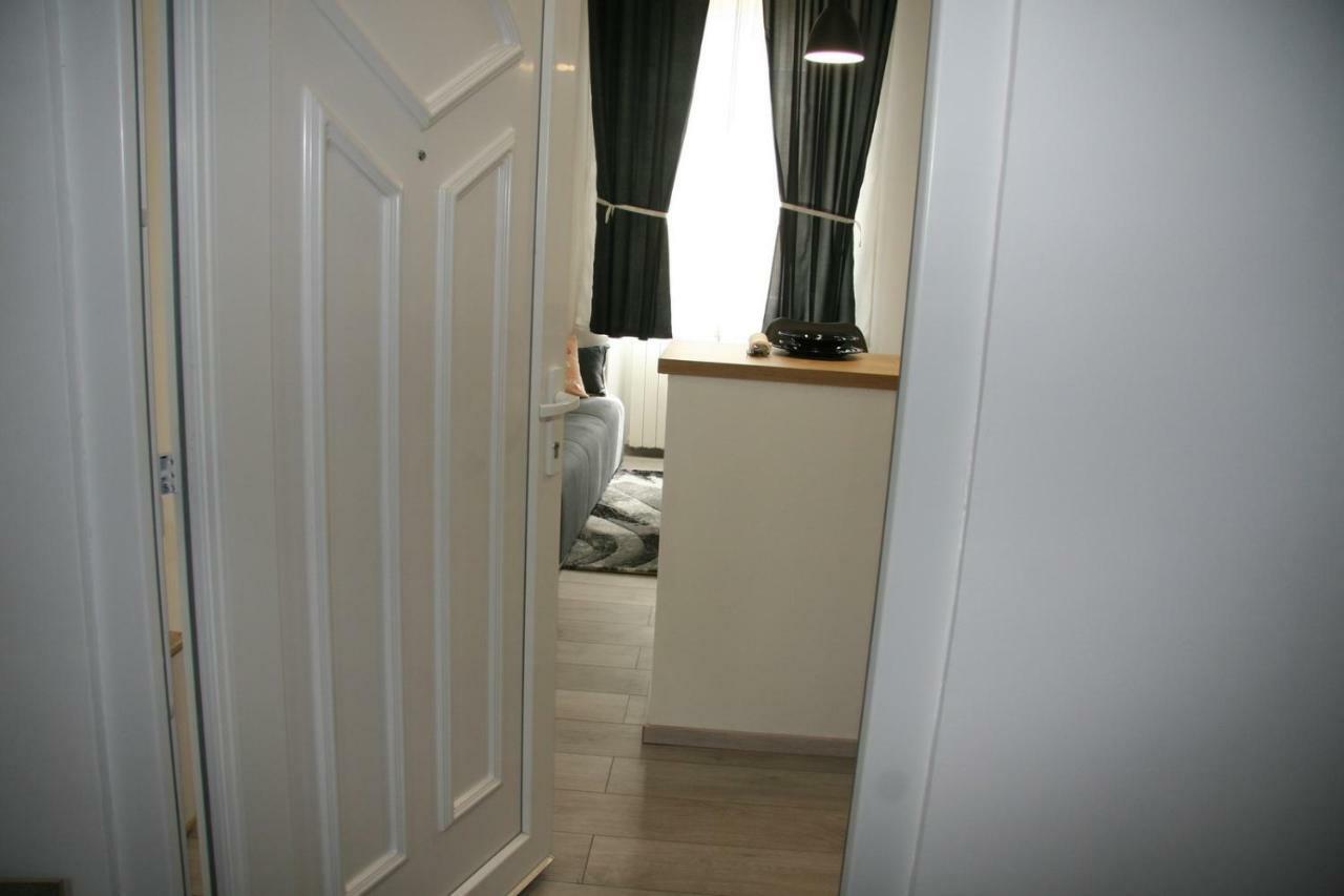 Stylish Apartment In City Center PUY Exterior foto