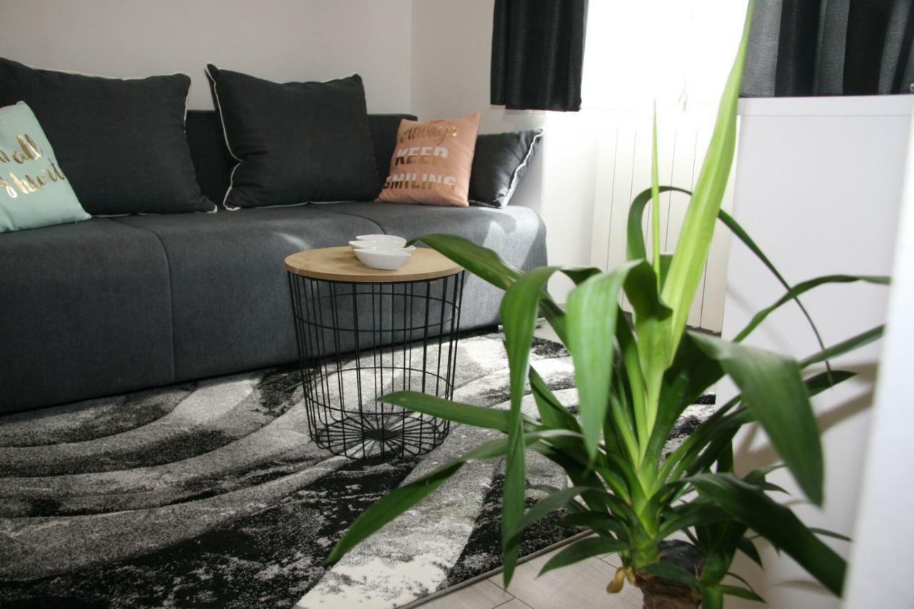 Stylish Apartment In City Center PUY Exterior foto