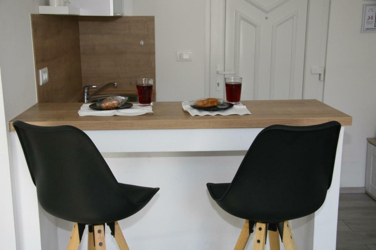 Stylish Apartment In City Center PUY Exterior foto